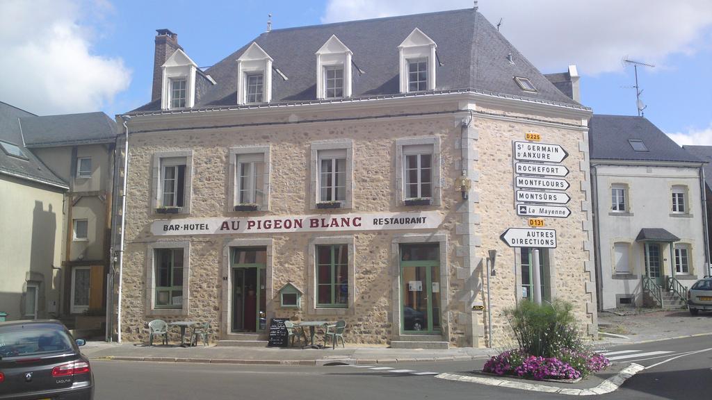 Au Pigeon Blanc Hotel Andouillé Kamer foto